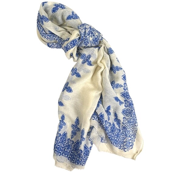 Charming Charlie Boho Blue & White Medallion Fringed Scarf 26x74 Spring Summer - Picture 1 of 10